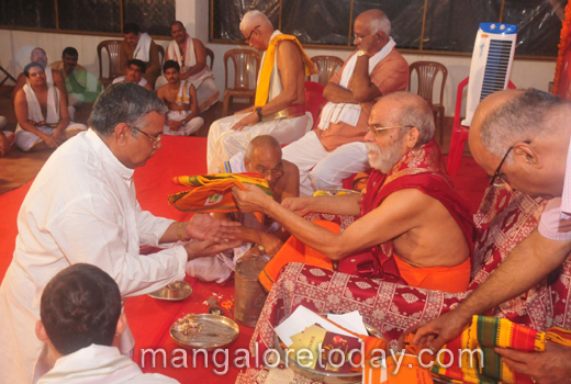 Gokarna Mutt Swamiji reached Mangalore 1